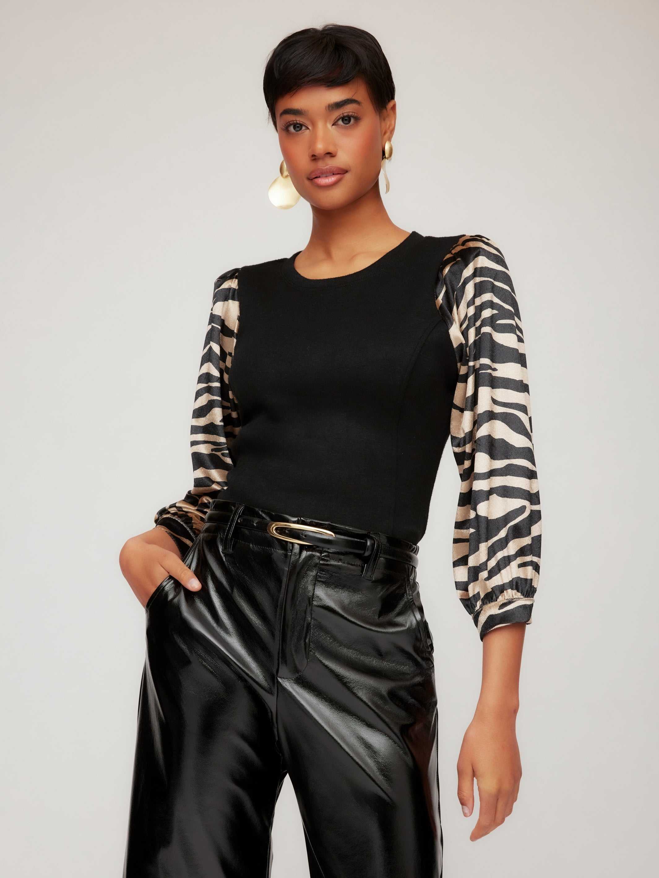 Contrast Lory Velvet Top